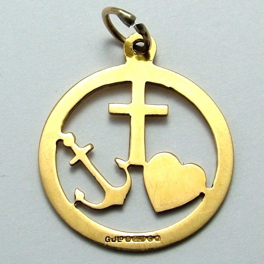 Vintage English 1974 9ct 9k Gold Faith, Hope & Charity Charm Pendant