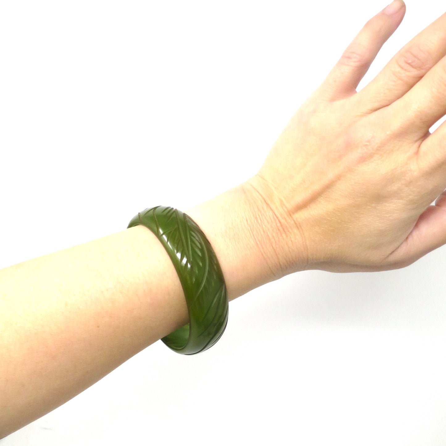 Vintage Carved Leaf Leaves Semi Transparent Olive Green Bakelite Bangle Bracelet