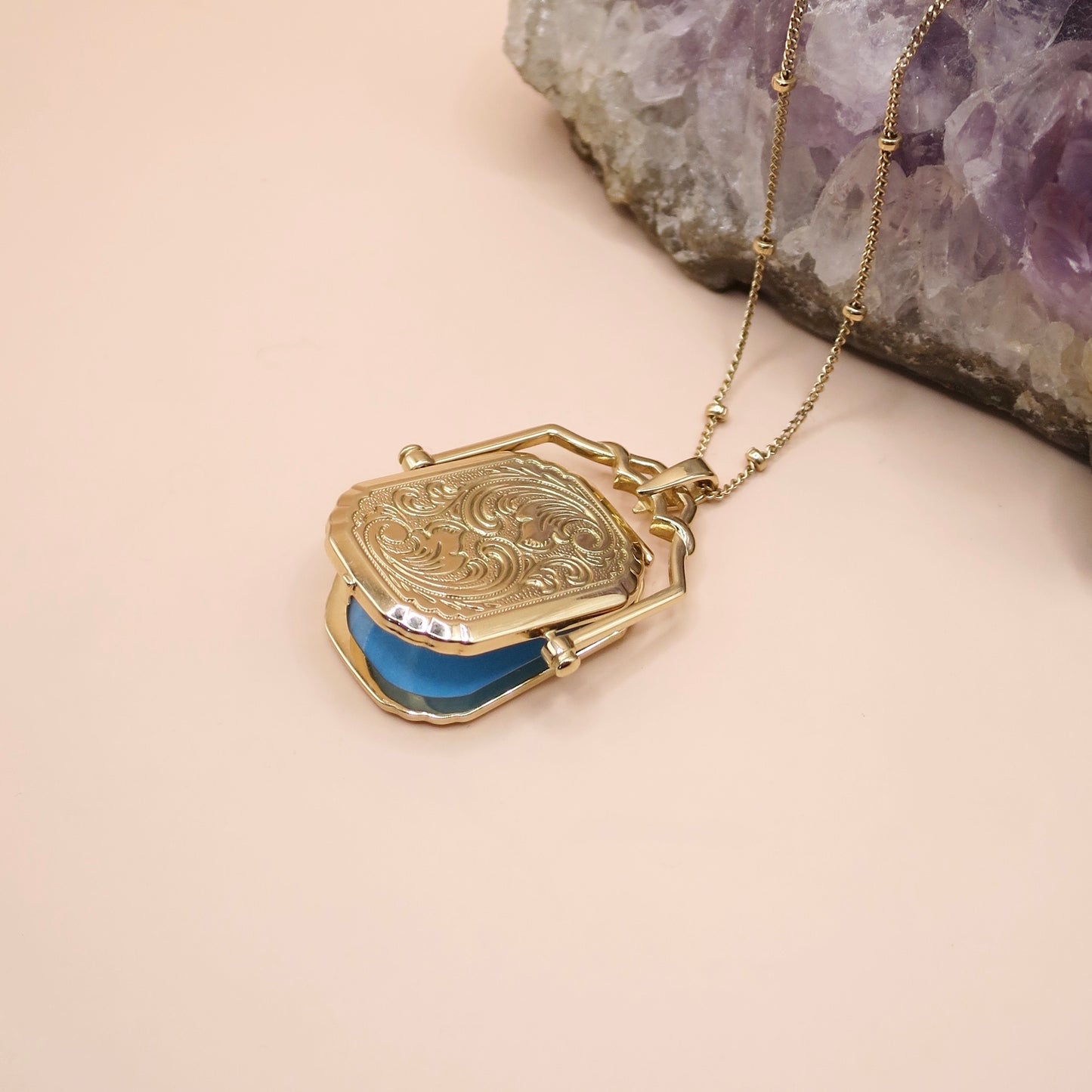 14K Yellow Gold Victorian Style Swivel Photo Locket Pendant