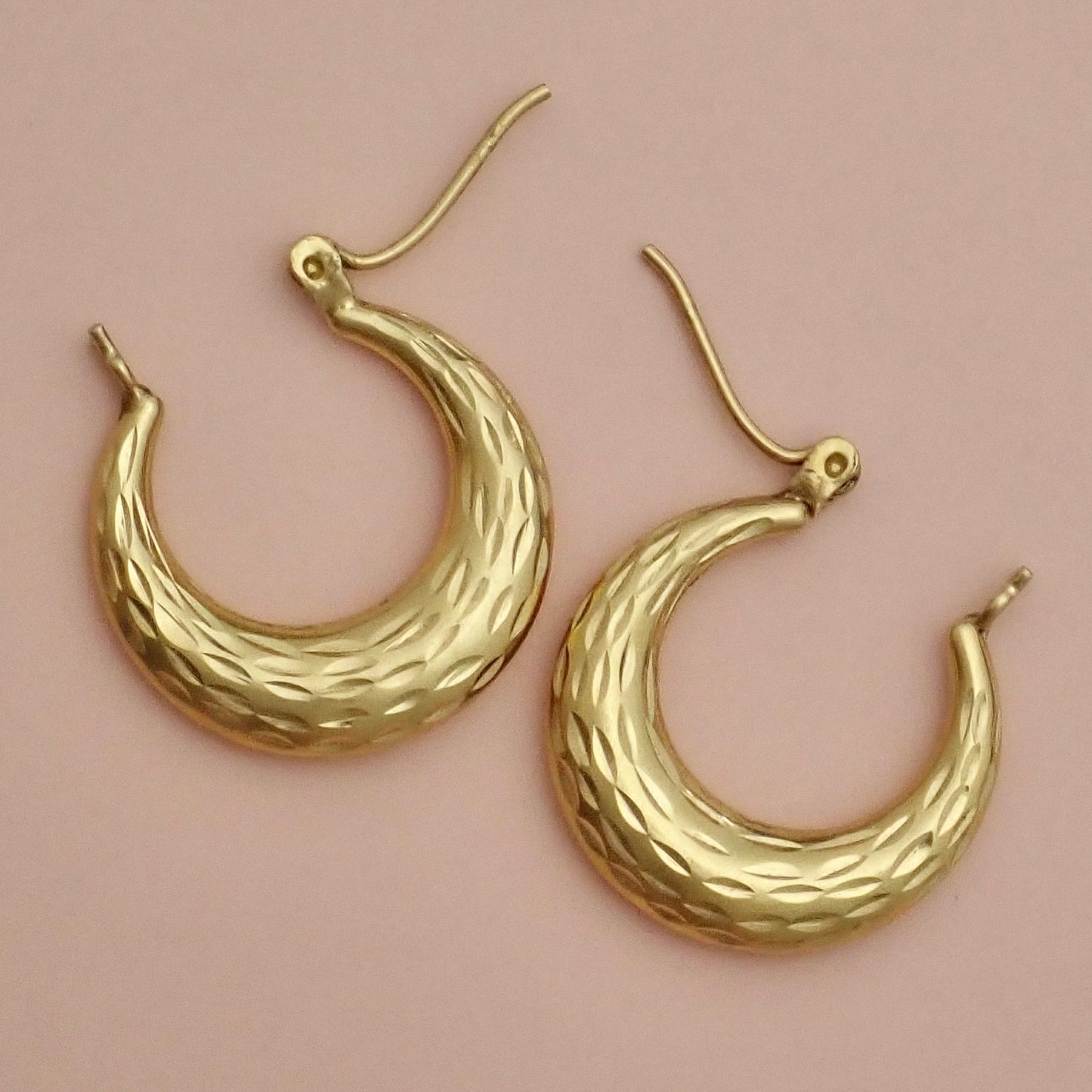 PreLoved Solid 14K Yellow Gold Diamond-Cut "Honeycomb" Puff Hoop Earrings