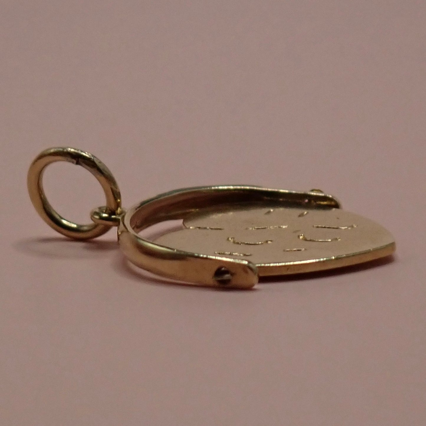 Vintage 1981 English 9ct Yellow Gold Heart 'I Love You' Spinner Pendant