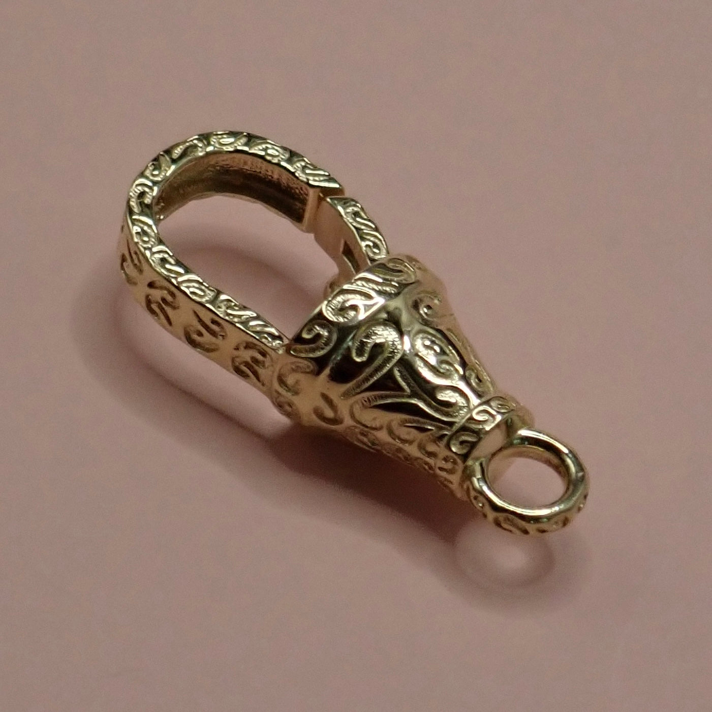 English 9ct Gold Intricately Engraved "Scroll" Dog Clip 24mm
