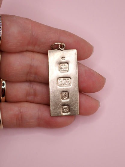 Vintage 1977 British 9K Yellow Gold Ingot Pendant – London Hallmarked, Silver Jubilee Era