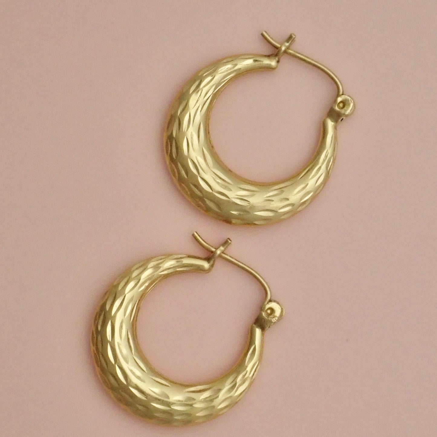 PreLoved Solid 14K Yellow Gold Diamond-Cut "Honeycomb" Puff Hoop Earrings