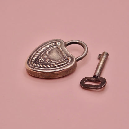 Rare Antique 1899 Sterling Silver Repoussé Heart Padlock & Working Key