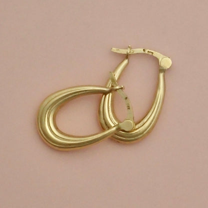 PreLoved Solid 14K Yellow Gold Ribbed "Tear-Drop" Oval Hoop Earrings