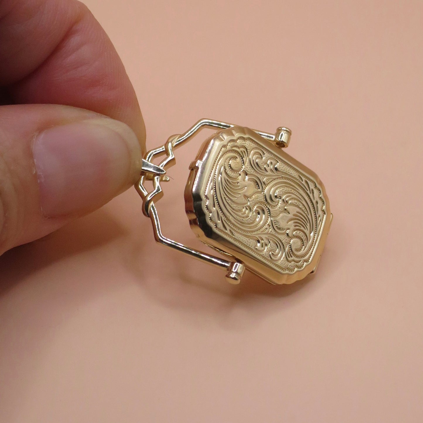 14K Yellow Gold Victorian Style Swivel Photo Locket Pendant