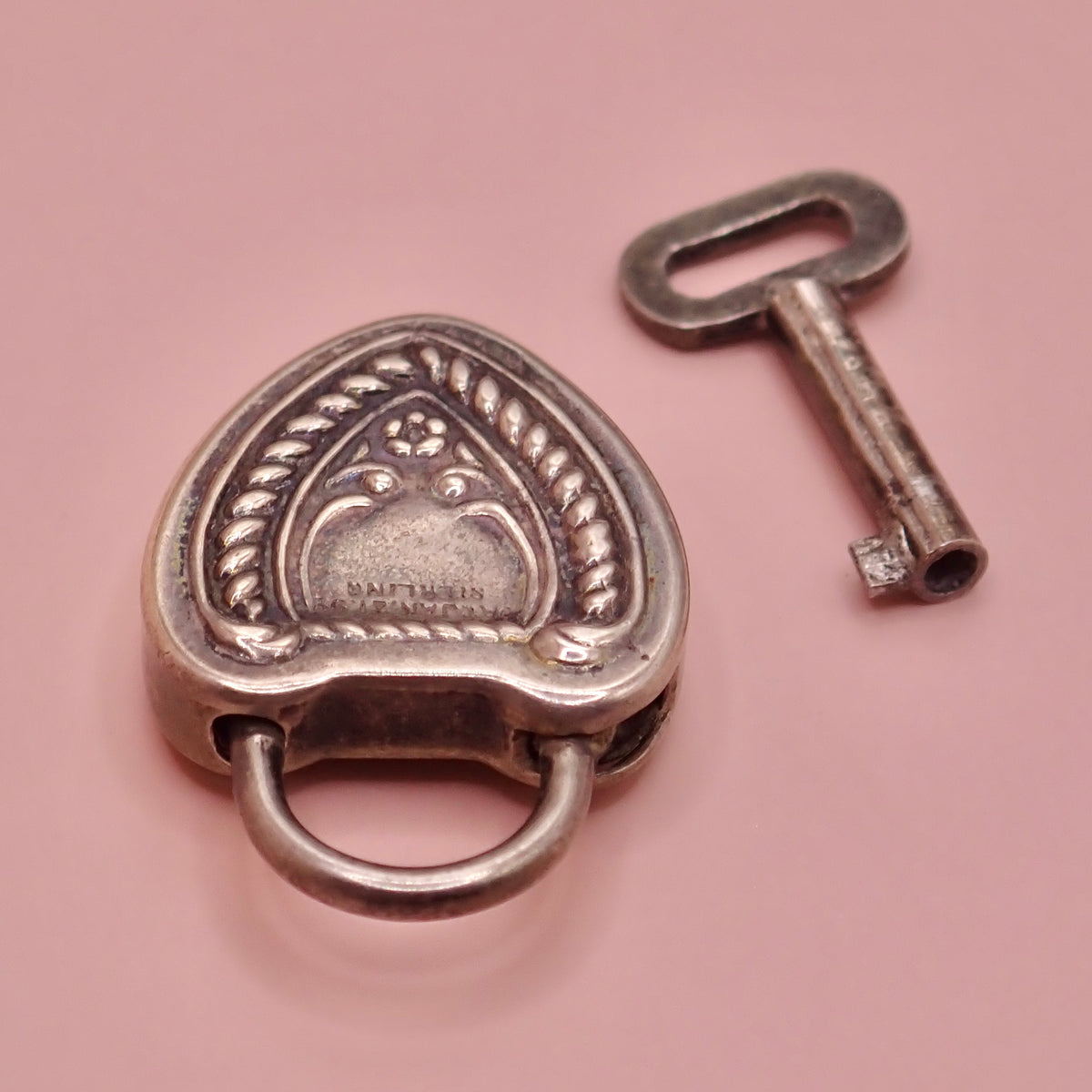 Rare Antique 1899 Sterling Silver Repoussé Heart Padlock & Working Key