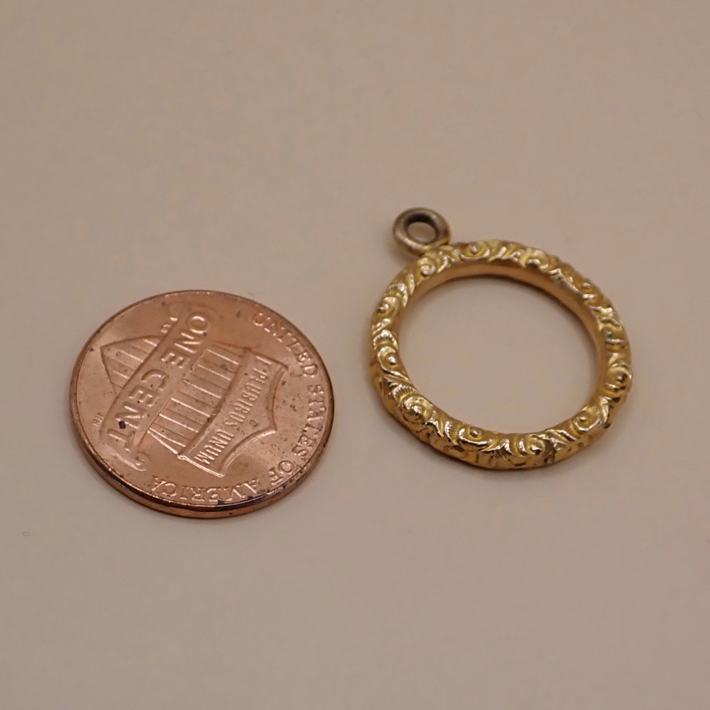 Antique Victorian Chased Scroll “Halo” Ring Finding & Charm