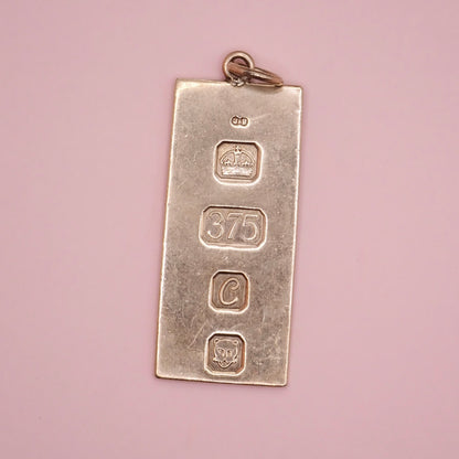 Vintage 1977 British 9K Yellow Gold Ingot Pendant – London Hallmarked, Silver Jubilee Era