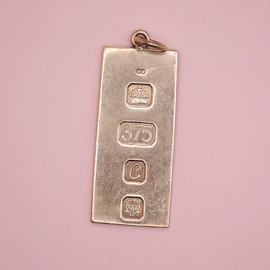Vintage 1977 British 9K Yellow Gold Ingot Pendant – London Hallmarked, Silver Jubilee Era