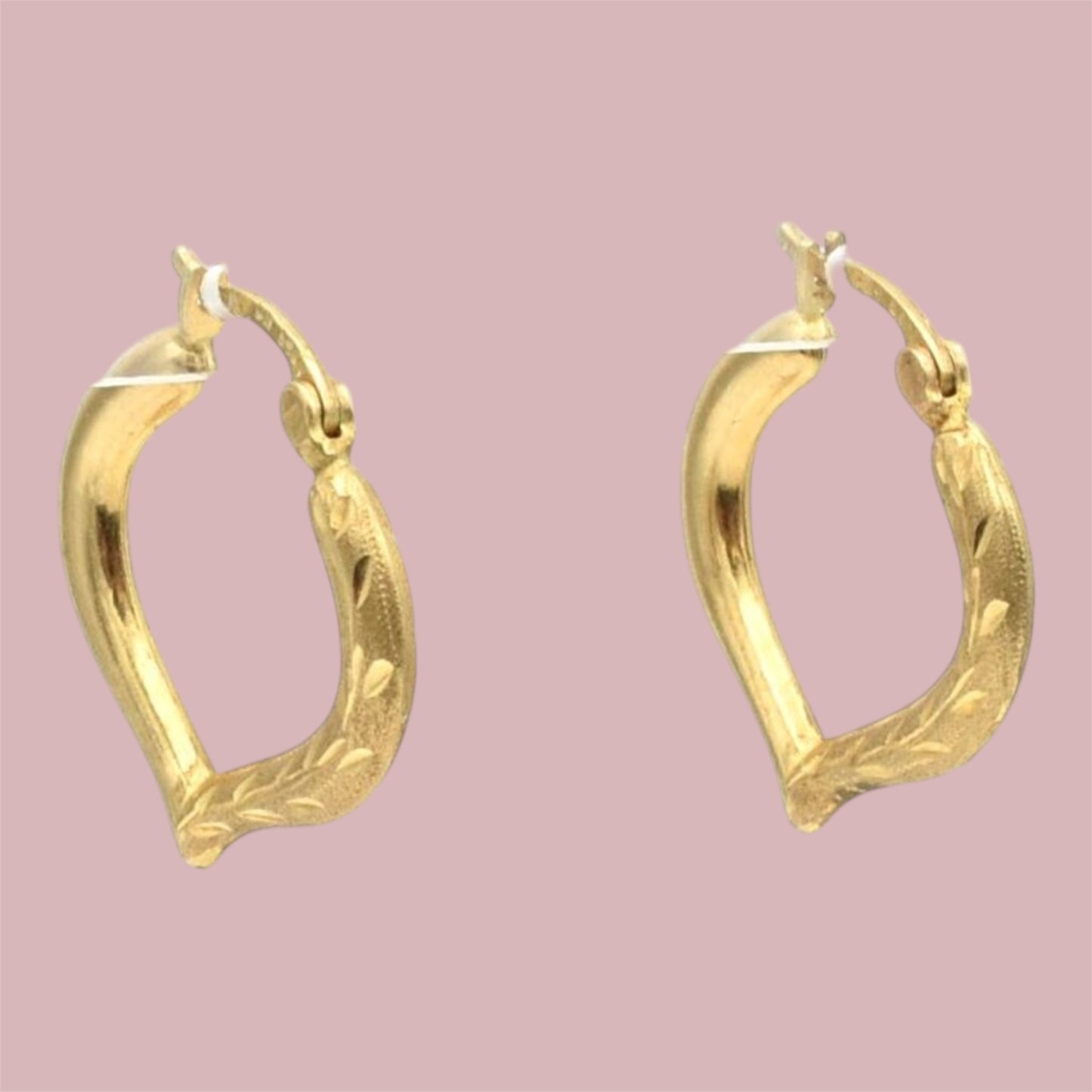 Preowned 14K Yellow Gold Open Heart Hoops – Radiant Diamond-Cut Earrings