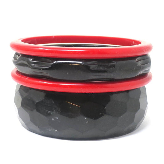Vintage Black & Red Bakelite Bangle Set: Faceted Carved Rockabilly Jewelry