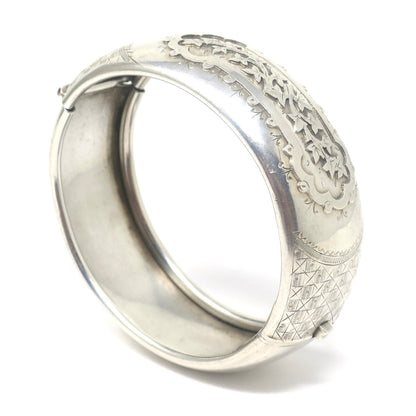 Symbolic Victorian Sterling Silver Engraved Ivy Leaves Chased Bangle Bracelet