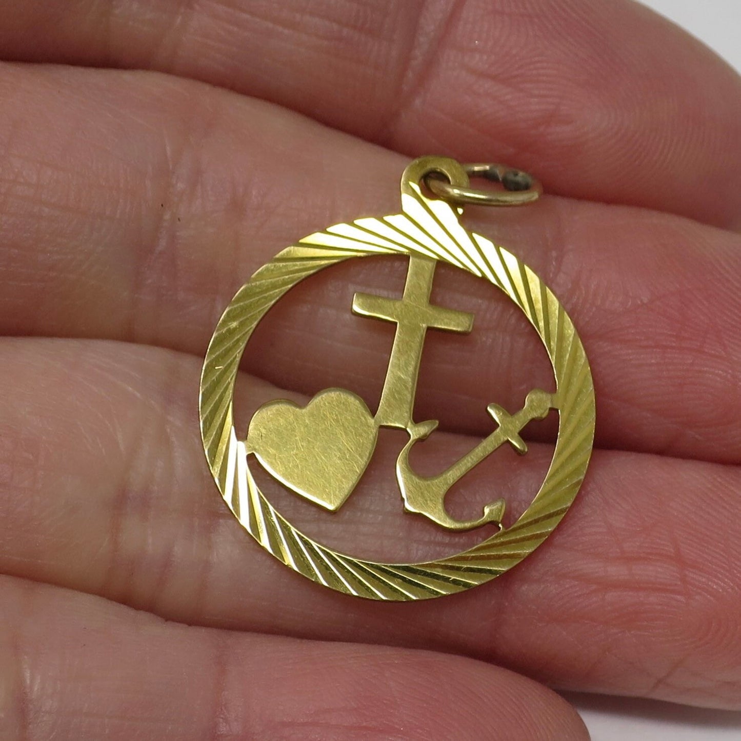 Vintage English 1974 9ct 9k Gold Faith, Hope & Charity Charm Pendant