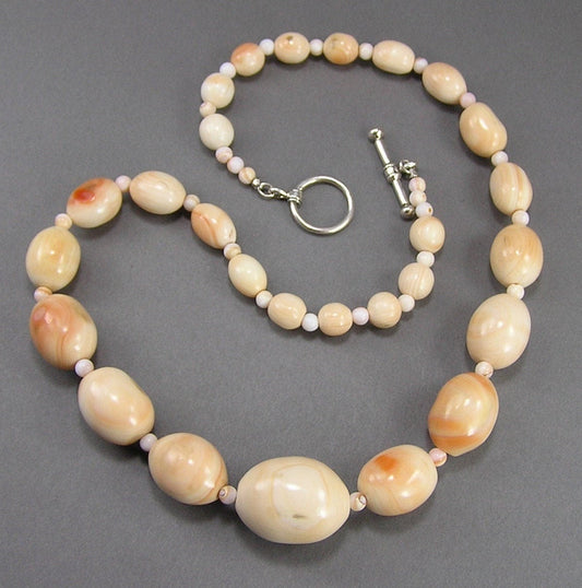 Antique Moonstone Conch Graduated Shell Bead Necklace