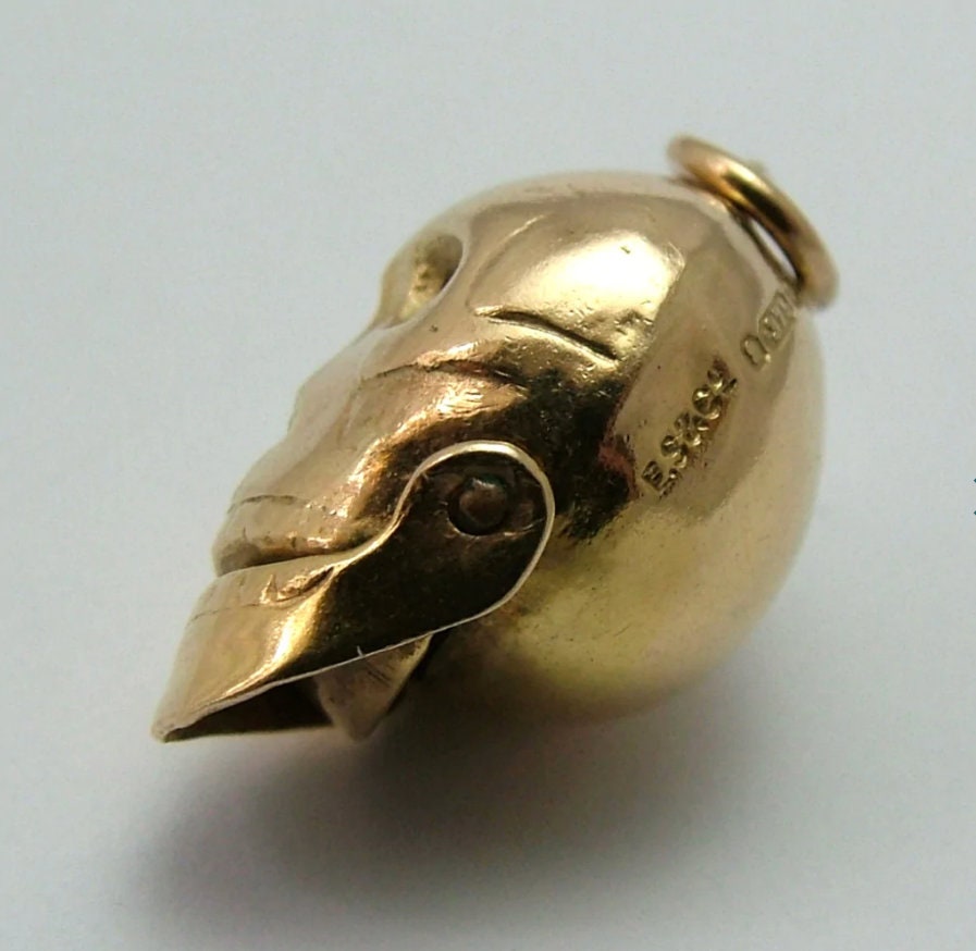 Vintage 1970's 9ct 9k Yellow Gold Skull Charm Hallmarked 1973