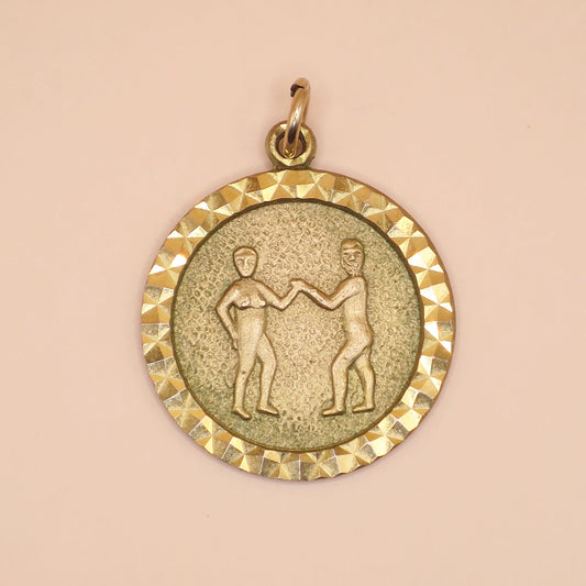 1976 Vintage Hallmarked British Birmingham Solid 9ct 9k Gold Gemini Zodiac Disc Pendant