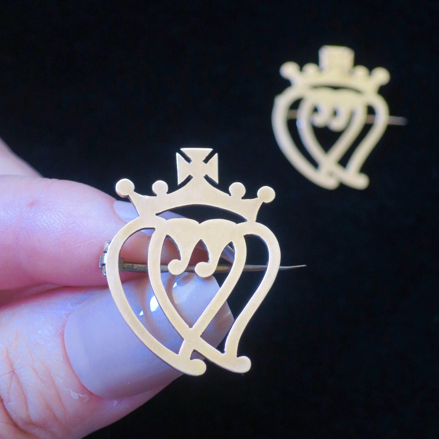 1871 Victorian 9ct Gold His & Hers Scottish Luckenbooth Love Token Witch's Heart Brooch Set