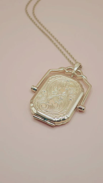 14K Yellow Gold Victorian Style Swivel Photo Locket Pendant
